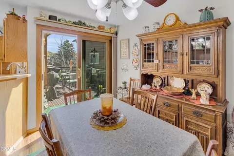Dining - 420 E Brandon Dr, Bismarck, ND 58503 photo 2 of 3