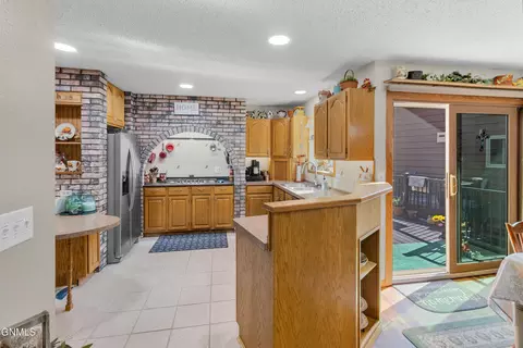 Kitchen - 420 E Brandon Dr, Bismarck, ND 58503 photo 2 of 13
