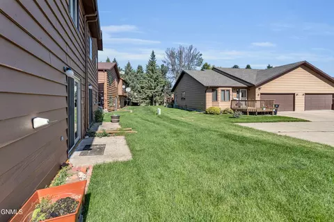 Exterior - 420 E Brandon Dr, Bismarck, ND 58503 photo 14 of 14