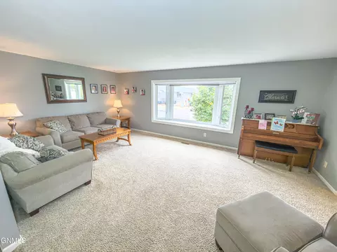 Living - 1201 5th St SW, Sidney, MT 59270 photo 2 of 5
