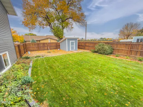 Exterior - 1201 5th St SW, Sidney, MT 59270 photo 1 of 2