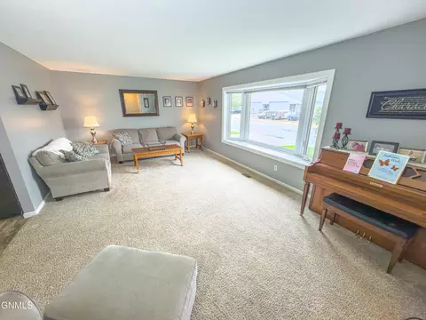 Living - 1201 5th St SW, Sidney, MT 59270 photo 1 of 5