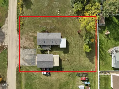 View/Area - 3817 2nd Ave E, Williston, ND 58801 photo 4 of 11