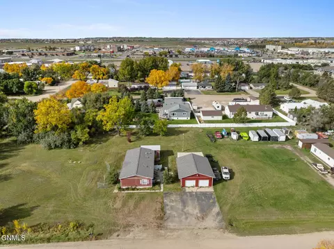 View/Area - 3817 2nd Ave E, Williston, ND 58801 photo 1 of 11