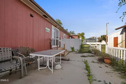 Exterior - 3817 2nd Ave E, Williston, ND 58801 photo 2 of 3
