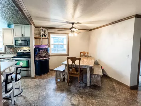 Dining - 502 6th St W, Williston, ND 58801 photo 2 of 2