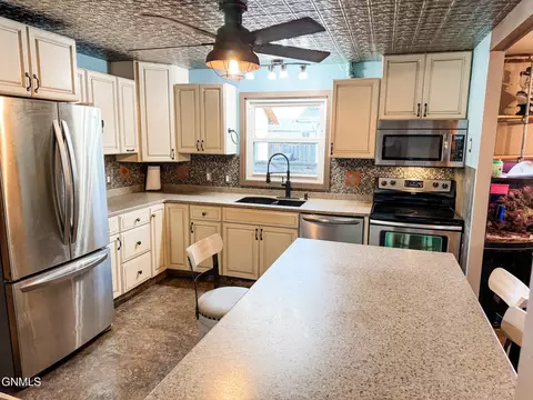 Kitchen - 502 6th St W, Williston, ND 58801 photo 2 of 7