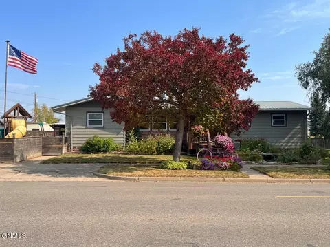 Exterior - 502 6th St W, Williston, ND 58801 photo 1 of 9