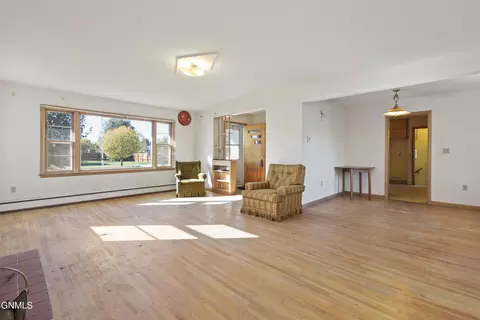 Living - 920 3rd Ave W, Williston, ND 58801 photo 2 of 5
