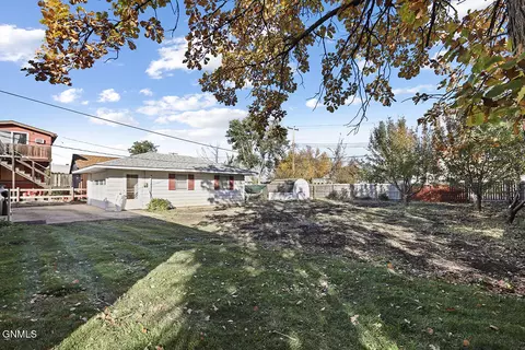 Exterior - 920 3rd Ave W, Williston, ND 58801 photo 5 of 7