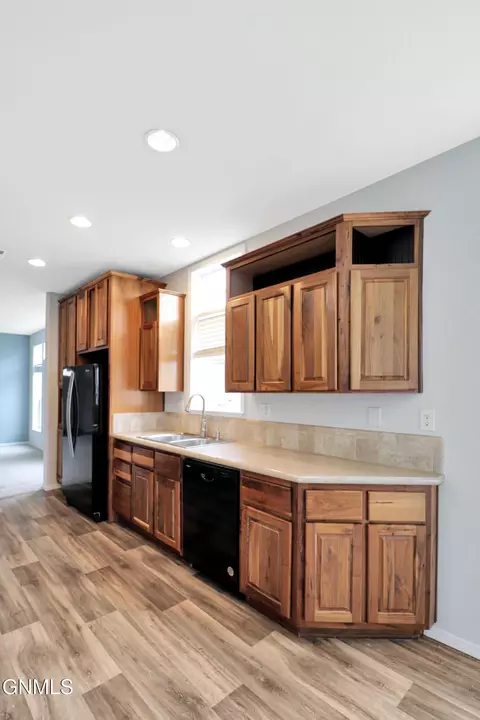 Kitchen - 718 40th St E, Williston, ND 58801 photo 3 of 4