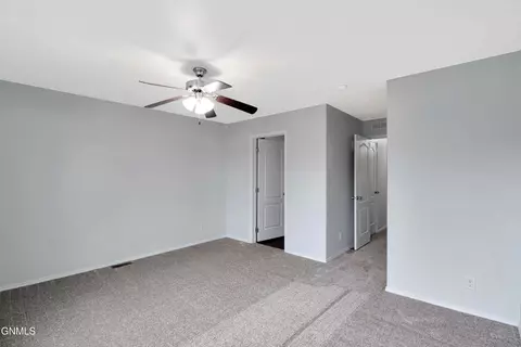 Bedroom - 718 40th St E, Williston, ND 58801 photo 3 of 3