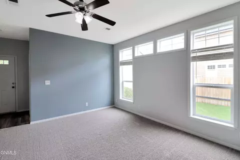 Living - 718 40th St E, Williston, ND 58801 photo 1 of 3