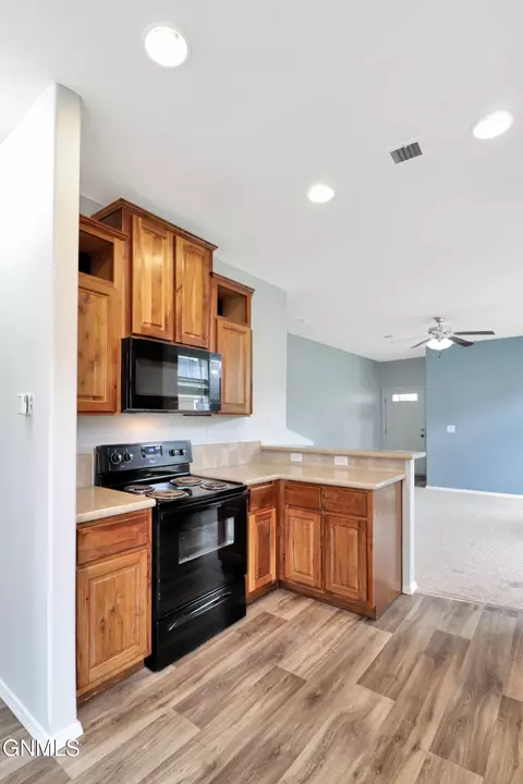 Kitchen - 718 40th St E, Williston, ND 58801 photo 2 of 4