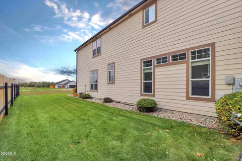 Exterior - 718 40th St E, Williston, ND 58801 photo 5 of 6