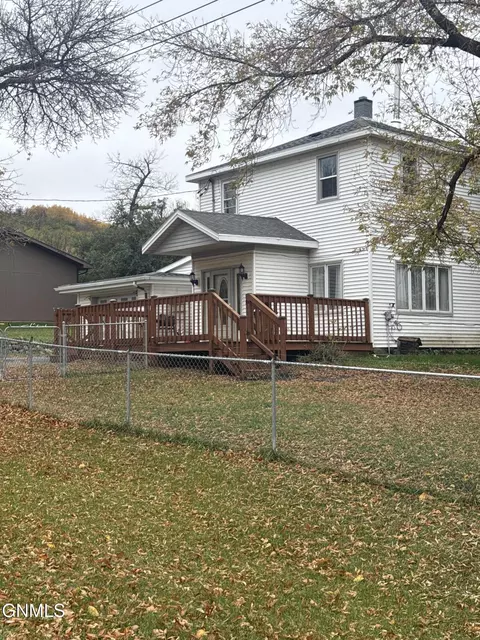 Exterior - 320 Wright St S, Donnybrook, ND 58734 photo 1 of 12