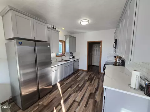 Kitchen - 3301 Wheat Ridge St, Williston, ND 58801 photo 1 of 4