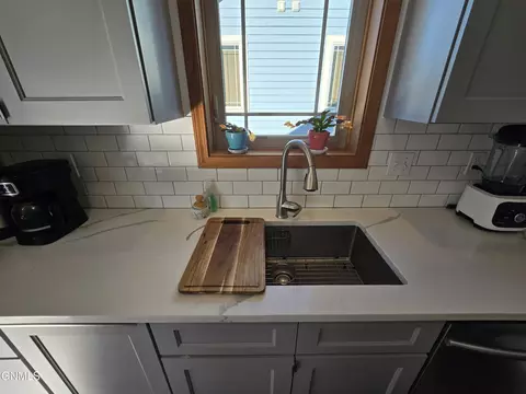 Kitchen - 3301 Wheat Ridge St, Williston, ND 58801 photo 4 of 4