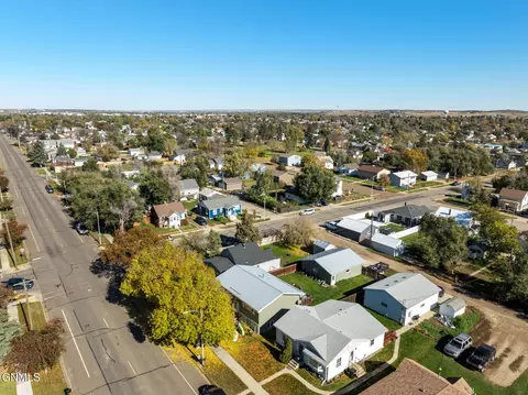 View/Area - 520 9th Ave W, Williston, ND 58801 photo 3 of 4