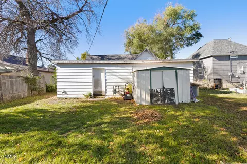 Exterior - 928 1st Ave W, Williston, ND 58801 photo 3 of 4