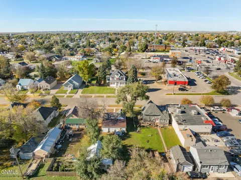 View/Area - 928 1st Ave W, Williston, ND 58801 photo 2 of 4