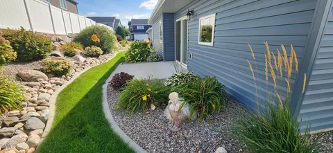 Exterior - 212 Huron Dr, Bismarck, ND 58503 photo 7 of 7