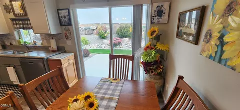 Dining - 212 Huron Dr, Bismarck, ND 58503 photo 4 of 5