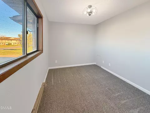 Bedroom - 2721 19th Ave W, Williston, ND 58801 photo 3 of 4