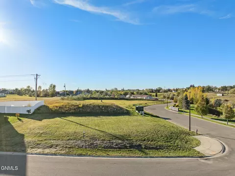 6923 University Ave N, Williston, ND 58801 photo 13