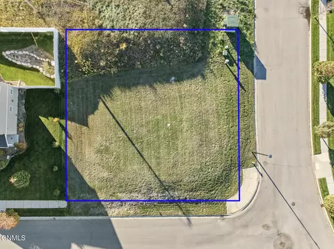 6923 University Ave N, Williston, ND 58801 photo 3