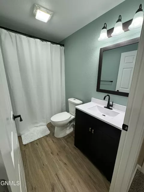 Bath - 1913 14th St W, Williston, ND 58801 photo 6 of 6