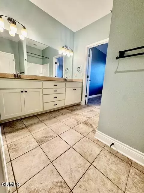 Bath - 1913 14th St W, Williston, ND 58801 photo 4 of 6