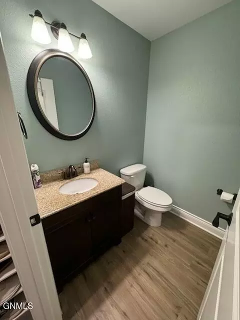 Bath - 1913 14th St W, Williston, ND 58801 photo 1 of 6