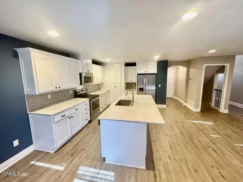 Kitchen - 1913 14th St W, Williston, ND 58801 photo 3 of 4