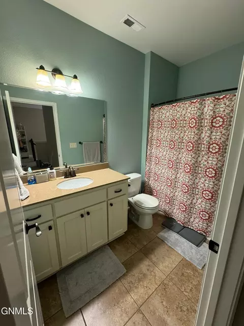 Bath - 1913 14th St W, Williston, ND 58801 photo 5 of 6