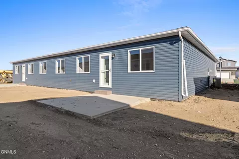 Exterior - 1552 47th Loop SE, Minot, ND 58701 photo 3 of 3