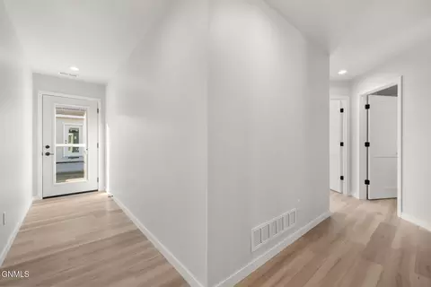 Entry Way - 1552 47th Loop SE, Minot, ND 58701 photo 2 of 2