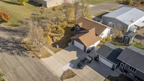 View/Area - 4118 34th Ave NW, Mandan, ND 58554 photo 9 of 17