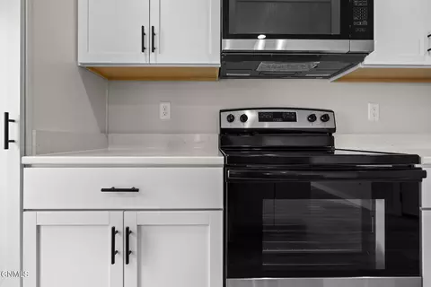 Kitchen - 1568 47th Loop SE, Minot, ND 58701 photo 5 of 5