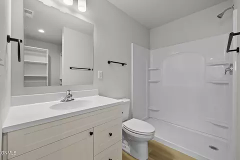 Bath - 1568 47th Loop SE, Minot, ND 58701 photo 1 of 1