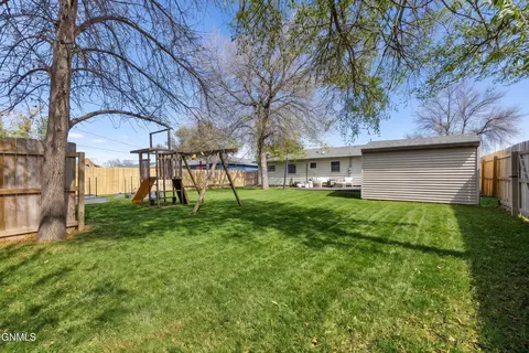 Exterior - 901 16th Ave W, Williston, ND 58801 photo 5 of 6