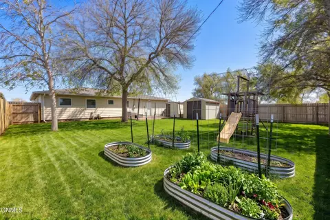 Exterior - 901 16th Ave W, Williston, ND 58801 photo 3 of 6
