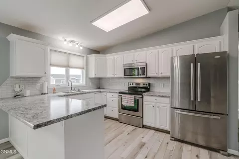 Kitchen - 4725 Calgary Ave E, Bismarck, ND 58503 photo 1 of 3