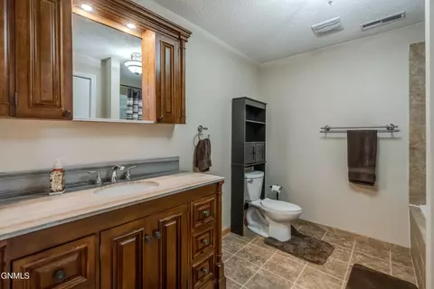 Bath - 4725 Calgary Ave E, Bismarck, ND 58503 photo 2 of 3