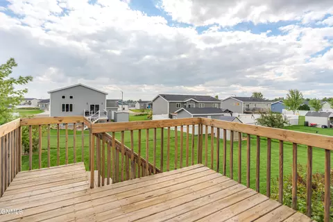 Exterior - 4725 Calgary Ave E, Bismarck, ND 58503 photo 4 of 4
