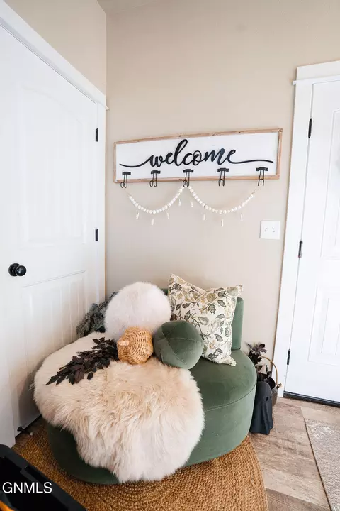 Entry Way - 601 45th St E, Williston, ND 58801 photo 7 of 13