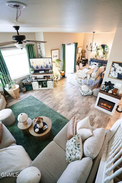 Living - 601 45th St E, Williston, ND 58801 photo 4 of 5