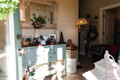 Entry Way - 601 45th St E, Williston, ND 58801 photo 1 of 13