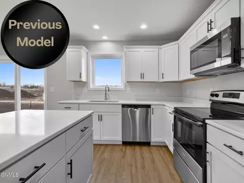 Kitchen - 1558 47th Loop SE, Minot, ND 58701 photo 3 of 3