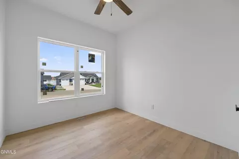 Bedroom - 3021 28th Ave W, Williston, ND 58801 photo 3 of 3